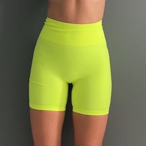 Tala Hosta Shorts neon yellow